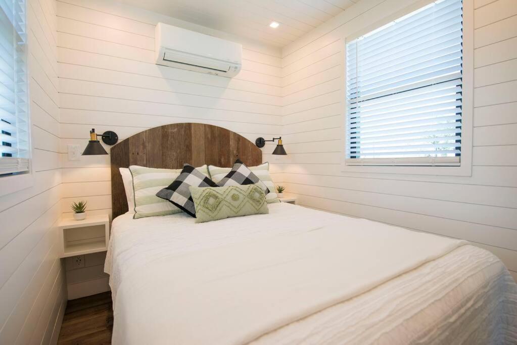Container Home With Rooftop Views And Pickleball-Pecan Grove Bellmead Exterior foto