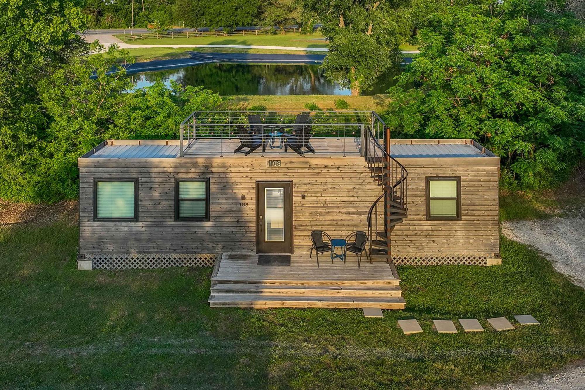 Container Home With Rooftop Views And Pickleball-Pecan Grove Bellmead Exterior foto